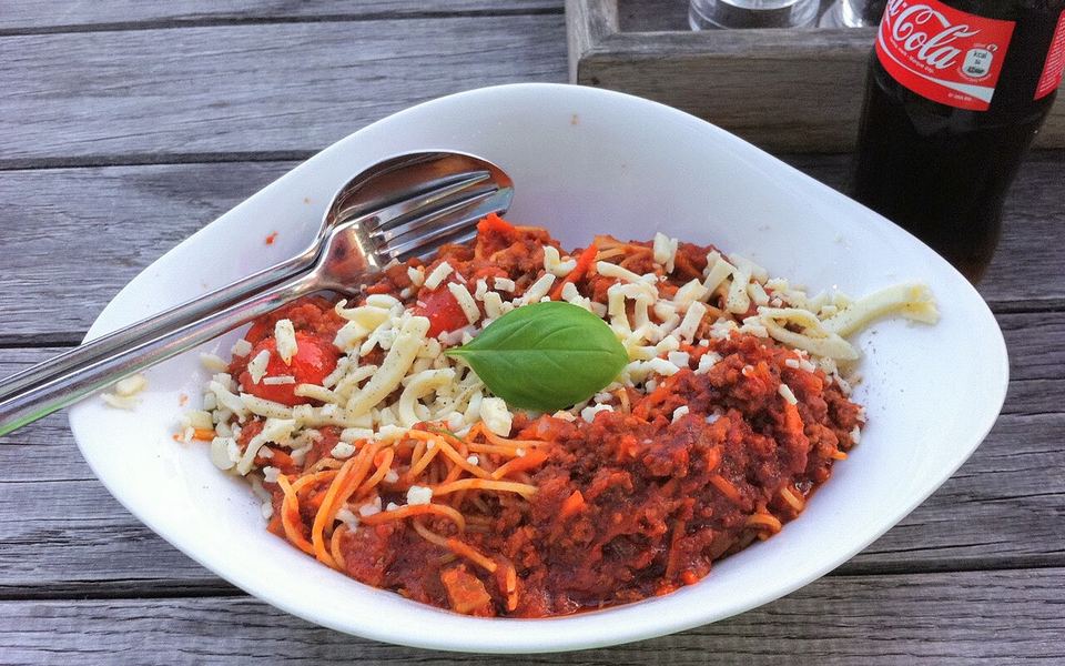 Massa fresca com molho bolonhesa